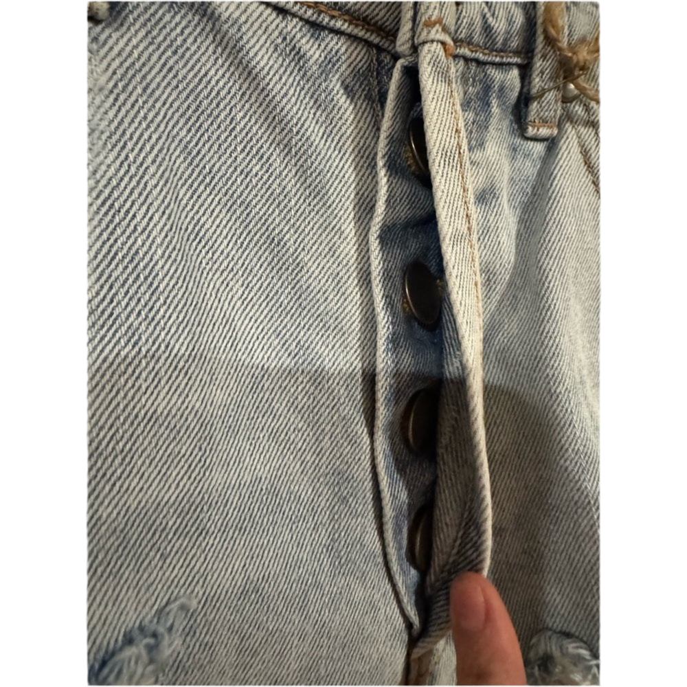 Easel Distressed Long Jean Shorts - Small