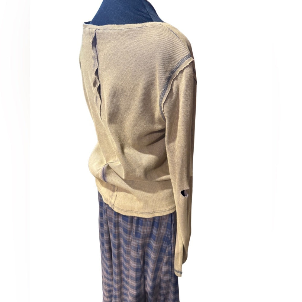 POL Distressed Olive Long Sleeve Top women's medium