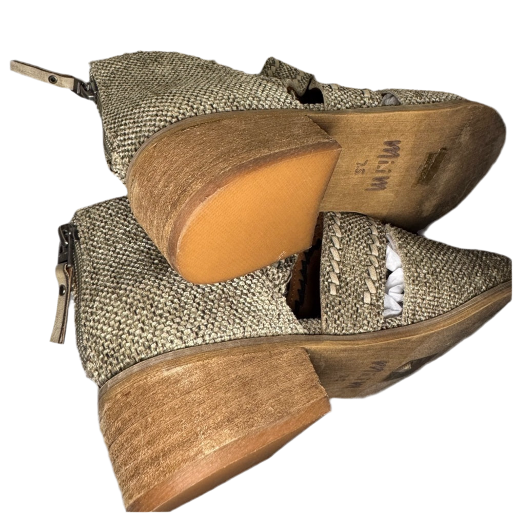Miim Burlap Textured Booties Size 7.5