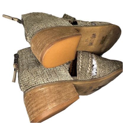 Miim Burlap Textured Booties Size 7.5