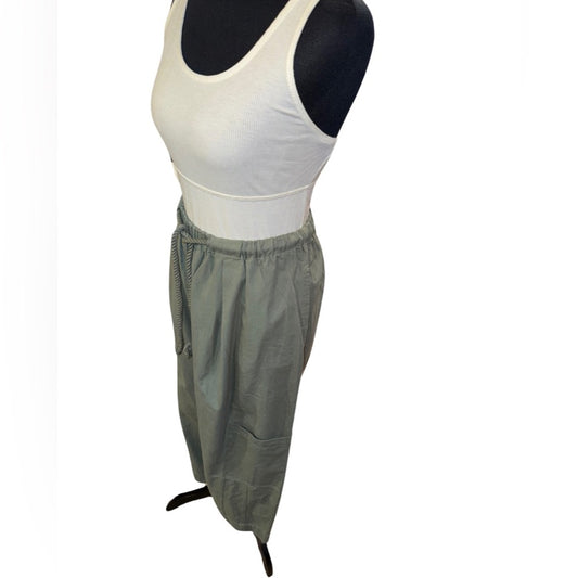 BUCKETLIST Army Green Oversized Capri Pants - large